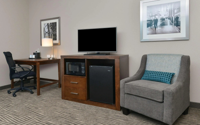 Hampton Inn & Suites Des Moines Downtown