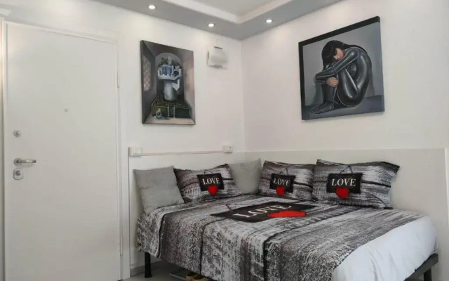 Appartamento Mirabell, FRONTE SPIAGGIA, VISTA MARE CON PARCHEGGIO