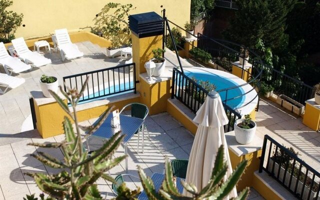 Apartaments AR Monjardí