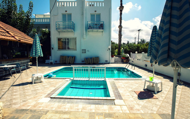Julia Apartments