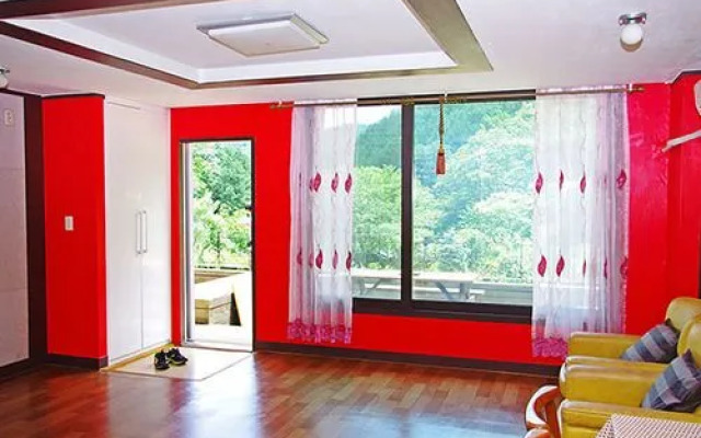 Nami Island Starry Glow Pension