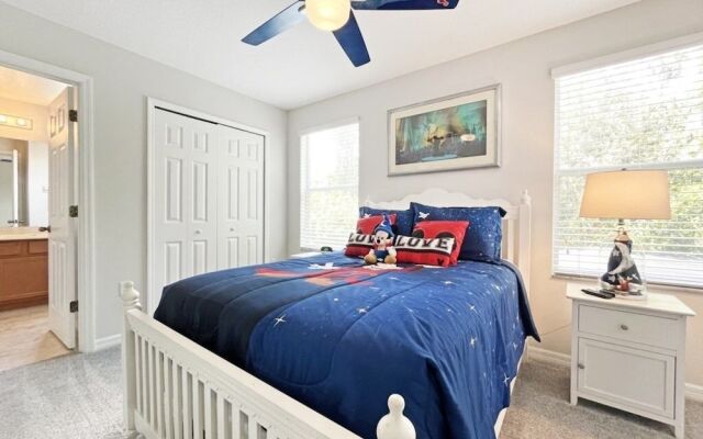 American Dream 6 Bedroom Home by RedAwning