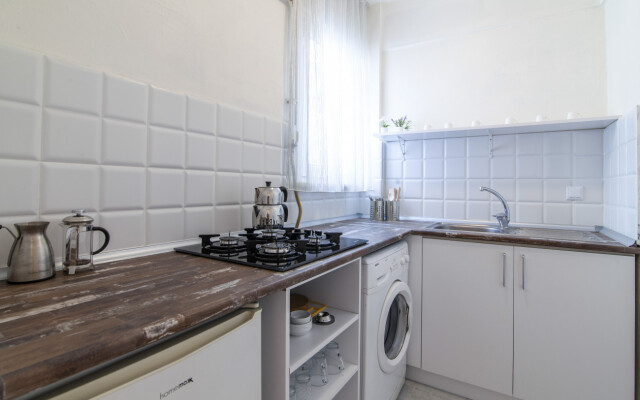 Lovely and Central Flat With Balcony in Sisli