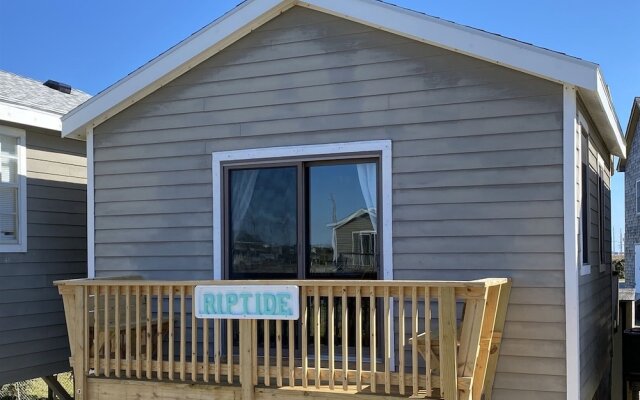 NC 12 56821-31 Condo by RedAwning
