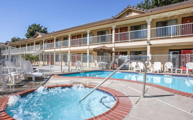 Quality Inn & Suites Woodland - Sacramento Airport