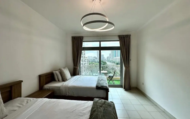 Lux BnB I Una Tower I Lakes View