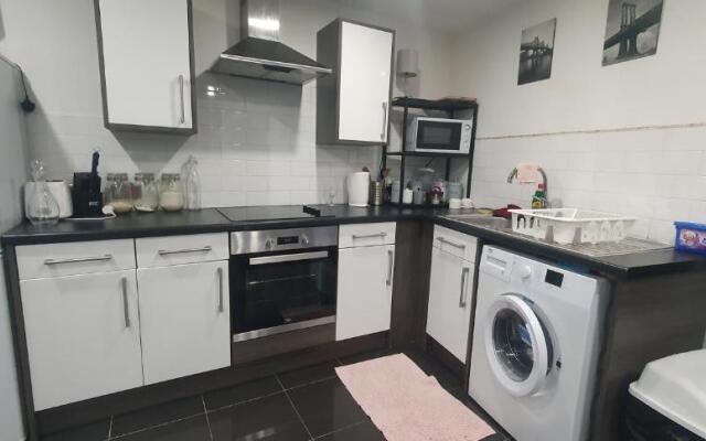Studio, up to 4 PEOPLE, City Center location