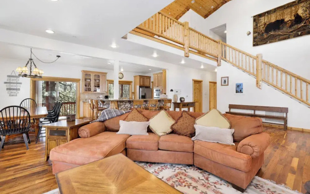 Cozy Lakeview Hideaway #2261