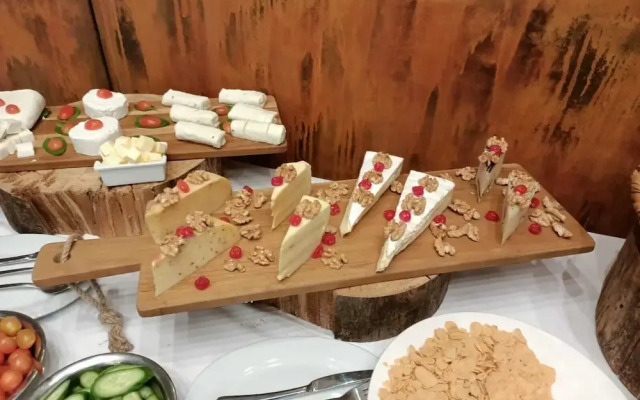 Wood Hills Hotel & Resort