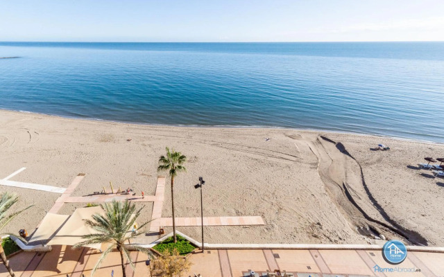 HomeAbroad Apartments - Ático Deluxe Fuengirola with FREE Parking