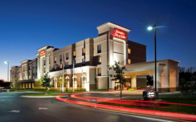 Hampton Inn & Suites Indianapolis-Airport