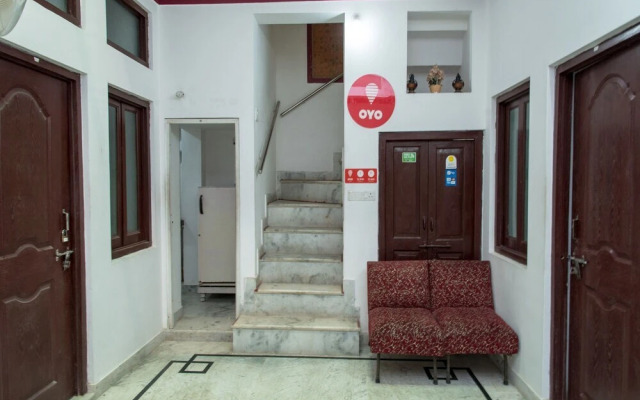 The Girdhar Niwas By OYO Rooms