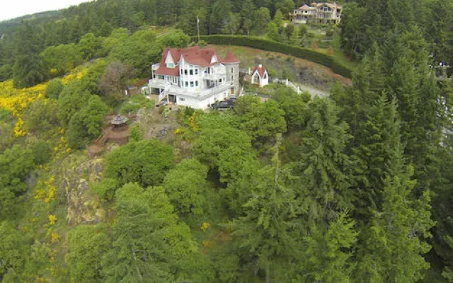 Prancing Horse Retreat