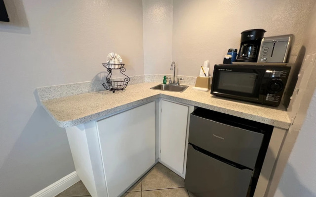 Pelican Pointe Clearwater Beach Hotel