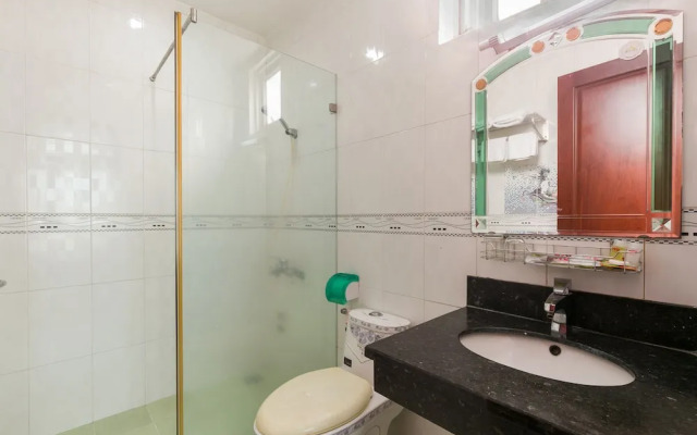 Di Tan Hotel by OYO Rooms