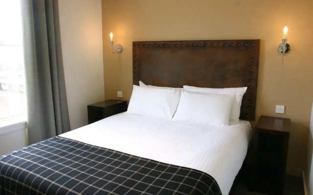 Eight Acres Hotel