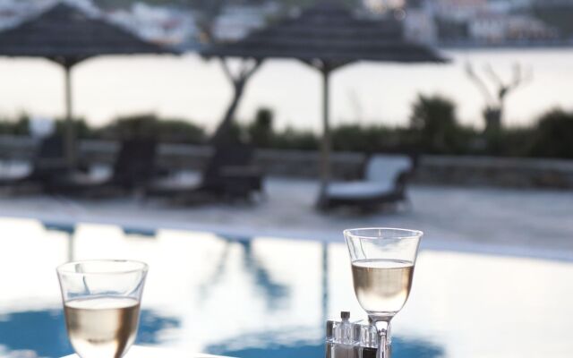 Porto Kea Suites
