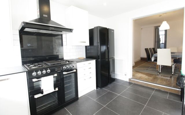Luxurious 4-bed Victorian in the heart of Cardiff