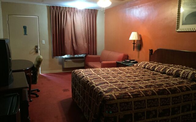 Deluxe Inn Airport