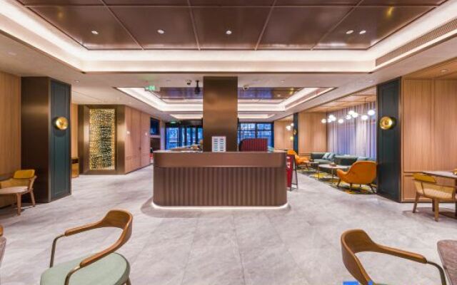 Orange Hotel (Shanghai North Bund Bauhinia Square)