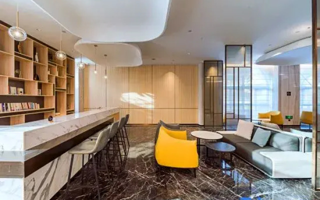 Madison Hotel (Huangcuo Beach Branch)