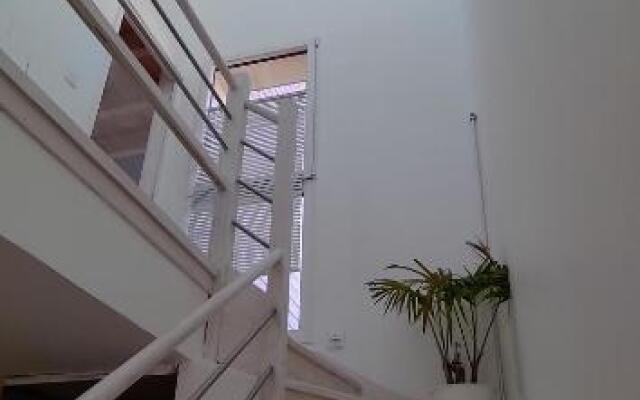 belle chambre sur terrasse à 3 min de la gare