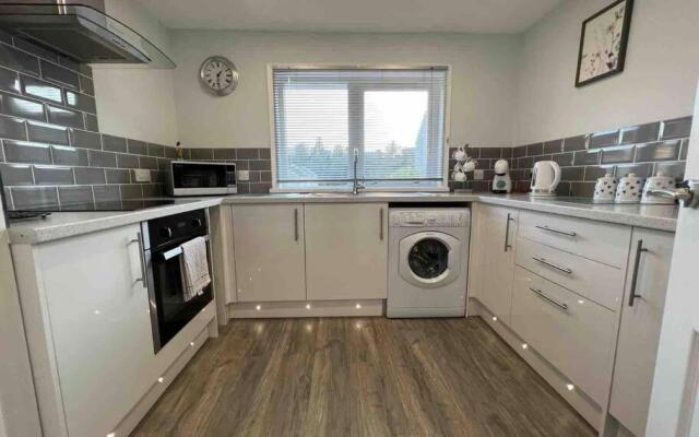 Modern 2 Bed Apartment