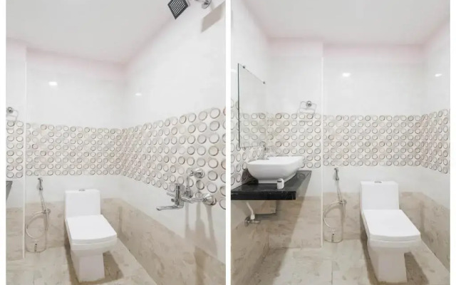 Navya Grand Lodge by OYO Rooms