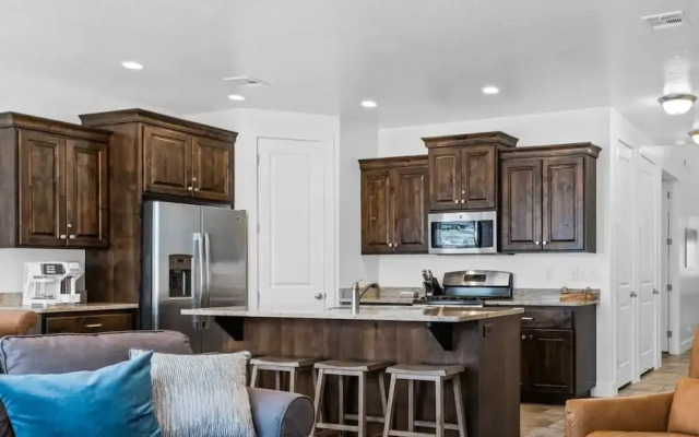 Narrow's Gateway 4 Bedroom Townhouse