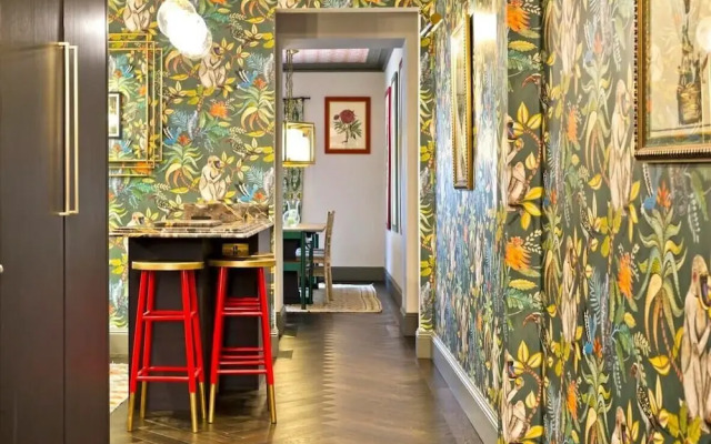 Colourful 3 Bed Kensington Garden Flat