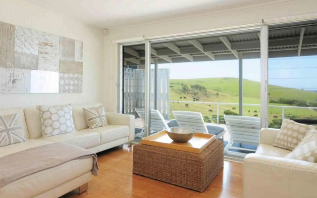 ONE TREE Gerroa 4pm check out Sundays