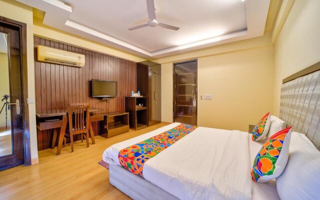Fabhotel Rivlet