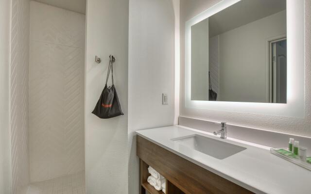 Holiday Inn Hotel & Suites Madison West - Middleton by IHG