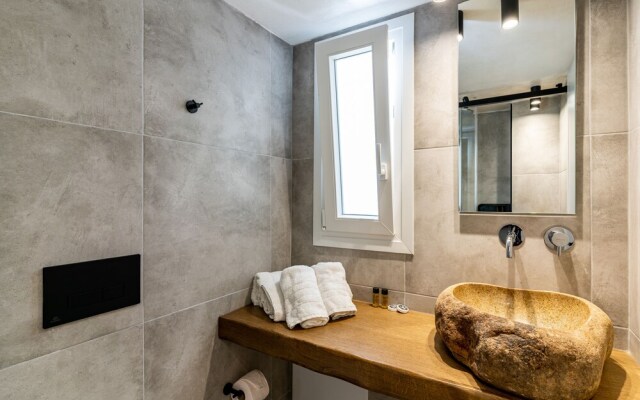 Amer Suites Fira