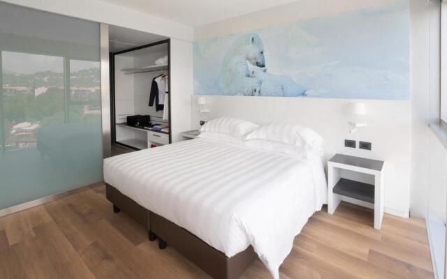 Life Hotel