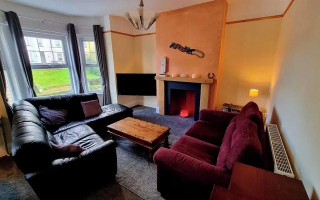 Spacious Centrally Located Apartment