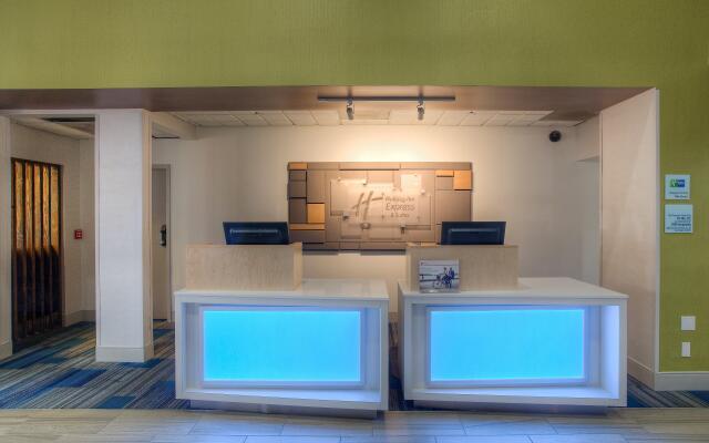 Holiday Inn Express & Suites Tempe by IHG