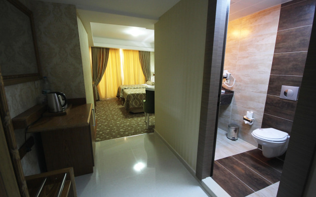 Grand Corner Hotel - Boutique Class
