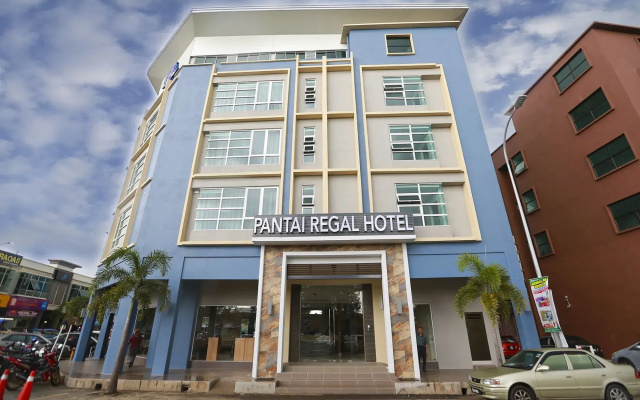 Pantai Regal Hotel - фото 3