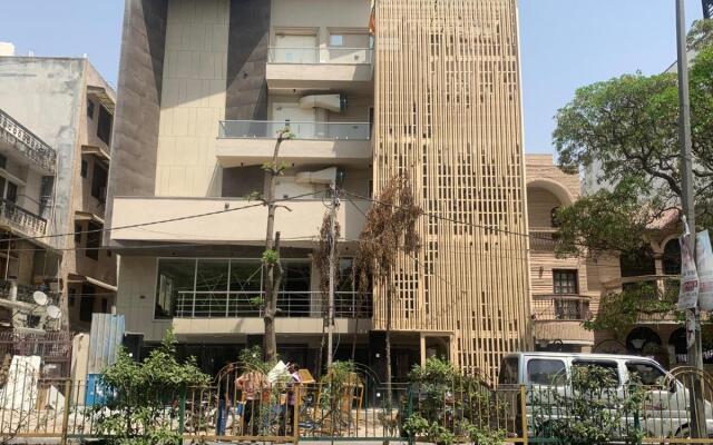 Hotel Leo Saffron