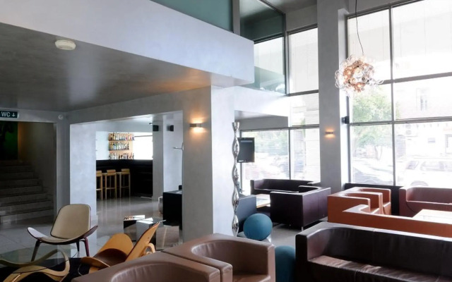 Maniatis Hotel