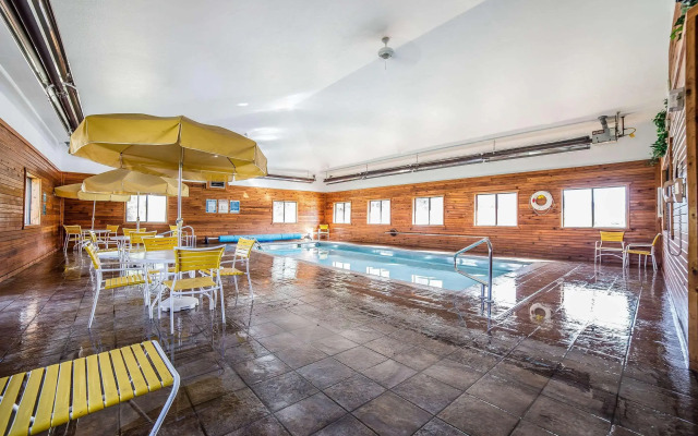Yellowstone River Inn & Suites