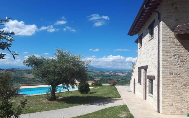 Villa With 3 Bedrooms In Provincia Di Ascoli Piceno, With Wonderful Mountain View, Private Pool, Furnished Garden