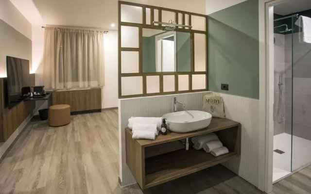 Moody smart & comfy Hotel