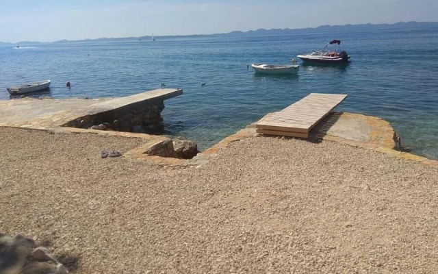 Glory - 100m From Beach - A1