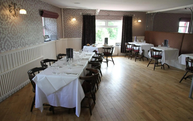 5 Corners Guest Inn