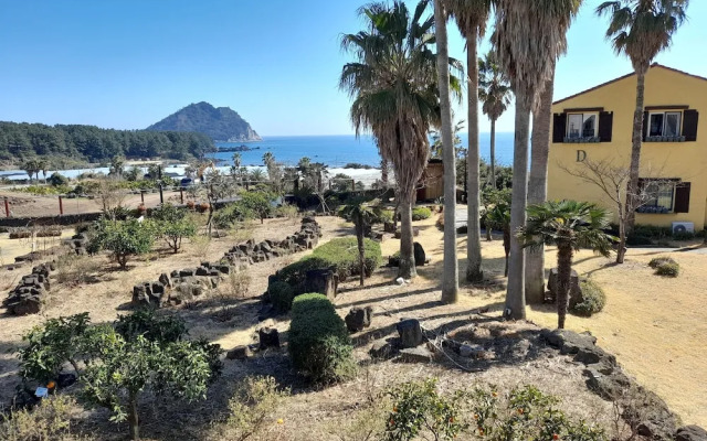 Lime Orange Vill Pension