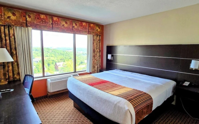 Grand Plaza Hotel & Conference Center