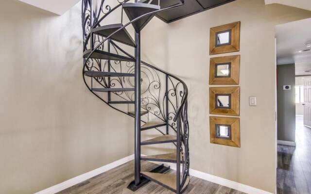Beach Style 1 - 4 Br Townhouse