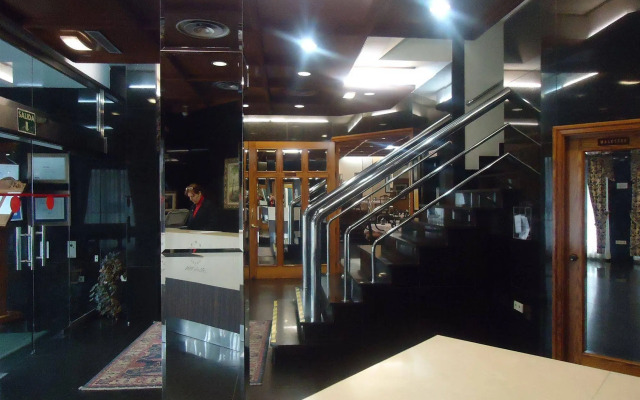 B&B HOTEL Gijón Centro Begoña